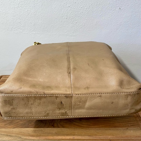 HOBO Leather Shoulder Bag Boho Slouchy Zip Top Pockets Fringe Neutral Classic - Picture 13 of 16